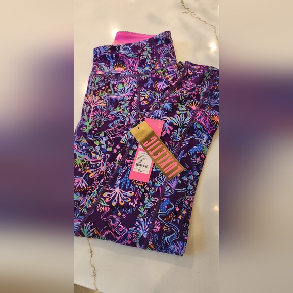 Luxletic Lilly Pulitzer Weekender Leggings - Picture 2 of 2